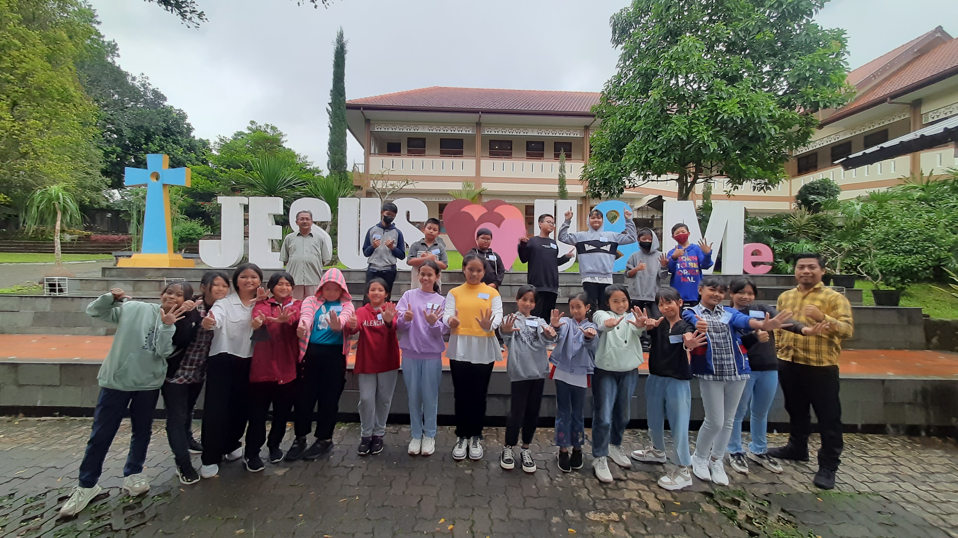 Rekoleksi Siswa Kelas 6