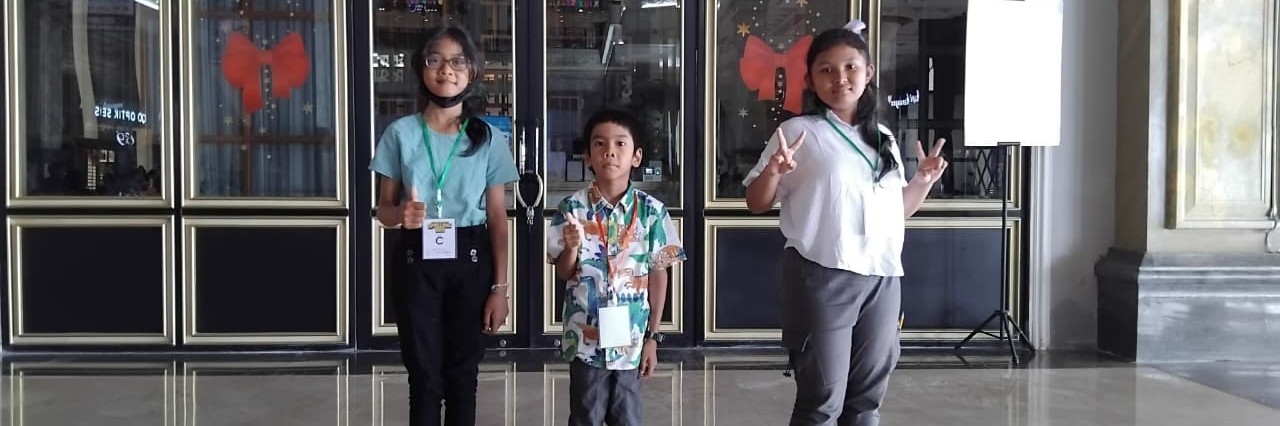 🐝📚 Bangga! Prestasi di 18th Annual English 1 Spelling Bee! 📚🐝