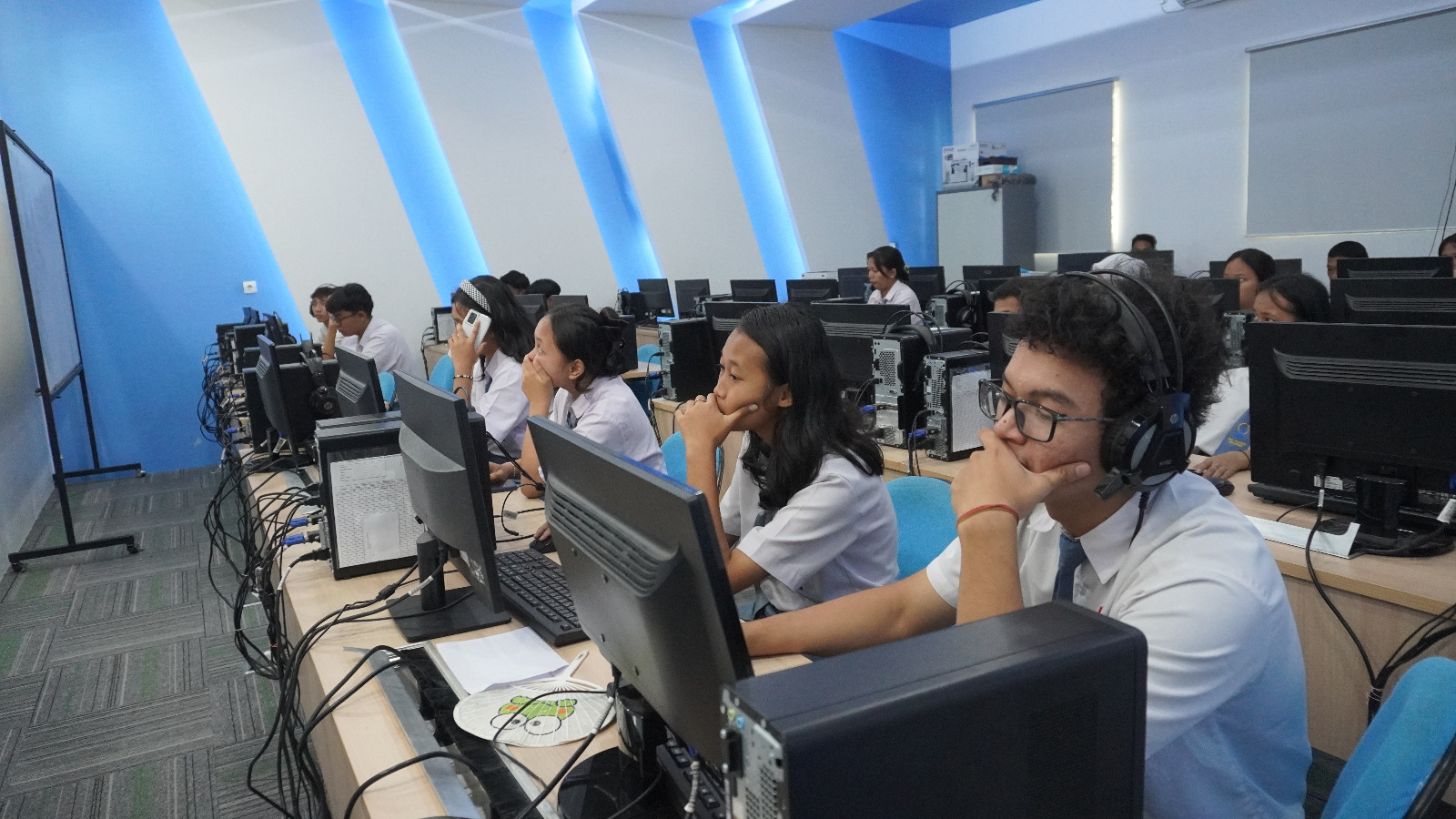 Laboratorium Multimedia yang menyenangkan