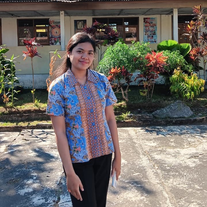 Theresia Ega Eliana, S.Pd