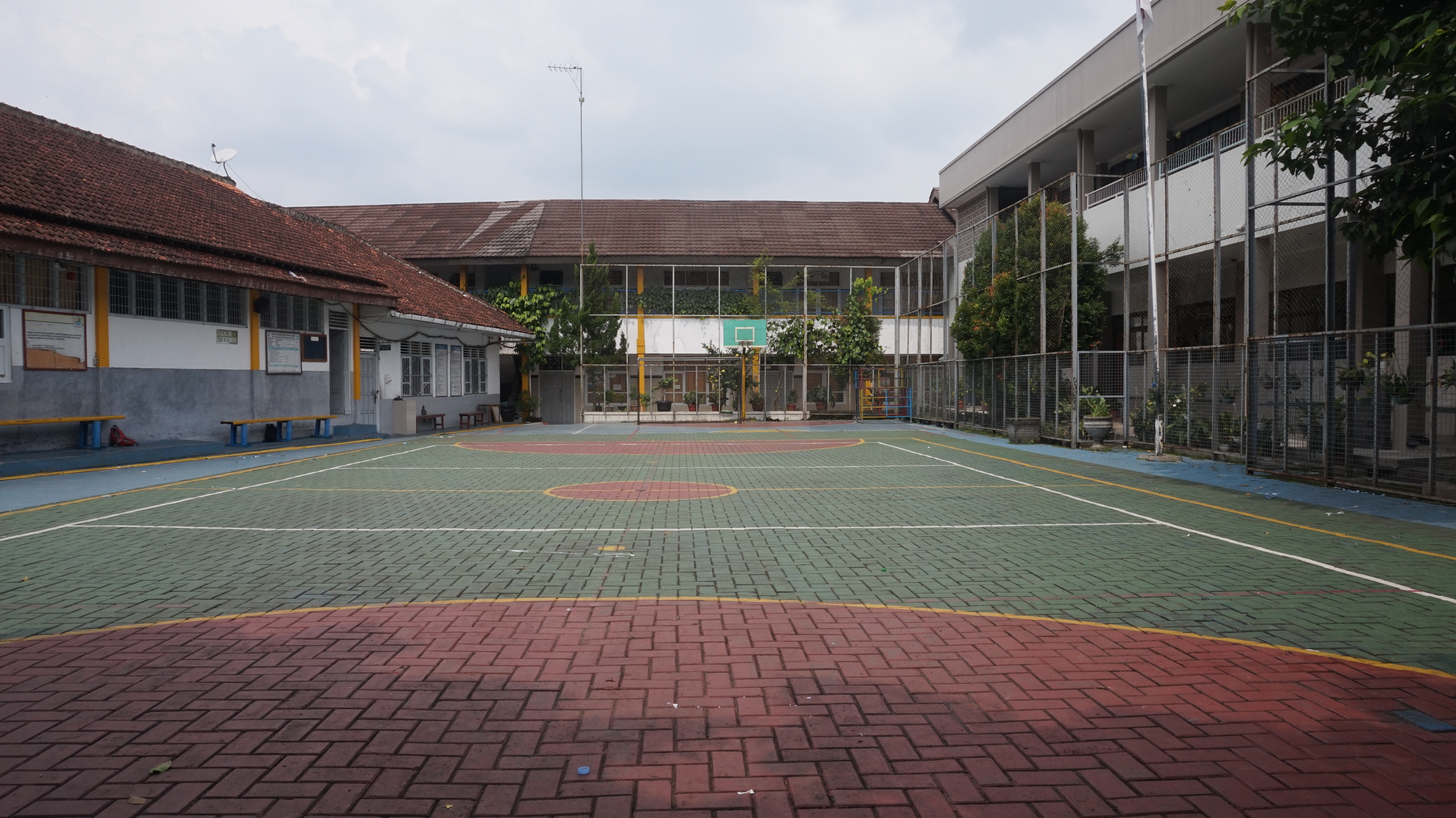 Lapangan Bermain dan Upacara