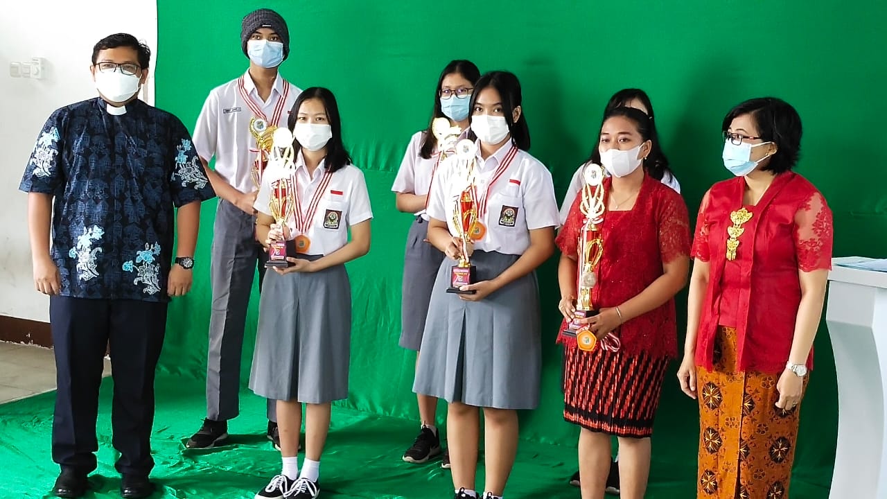 Pelepasan Kelas 12 SMA Mardi Yuana Bogor