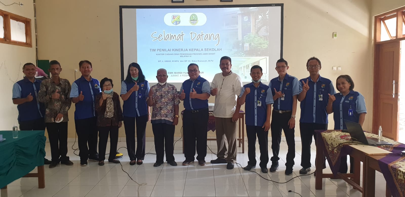 "Foto Bersama Tim Penilai Kinerja Kepala Sekolah"