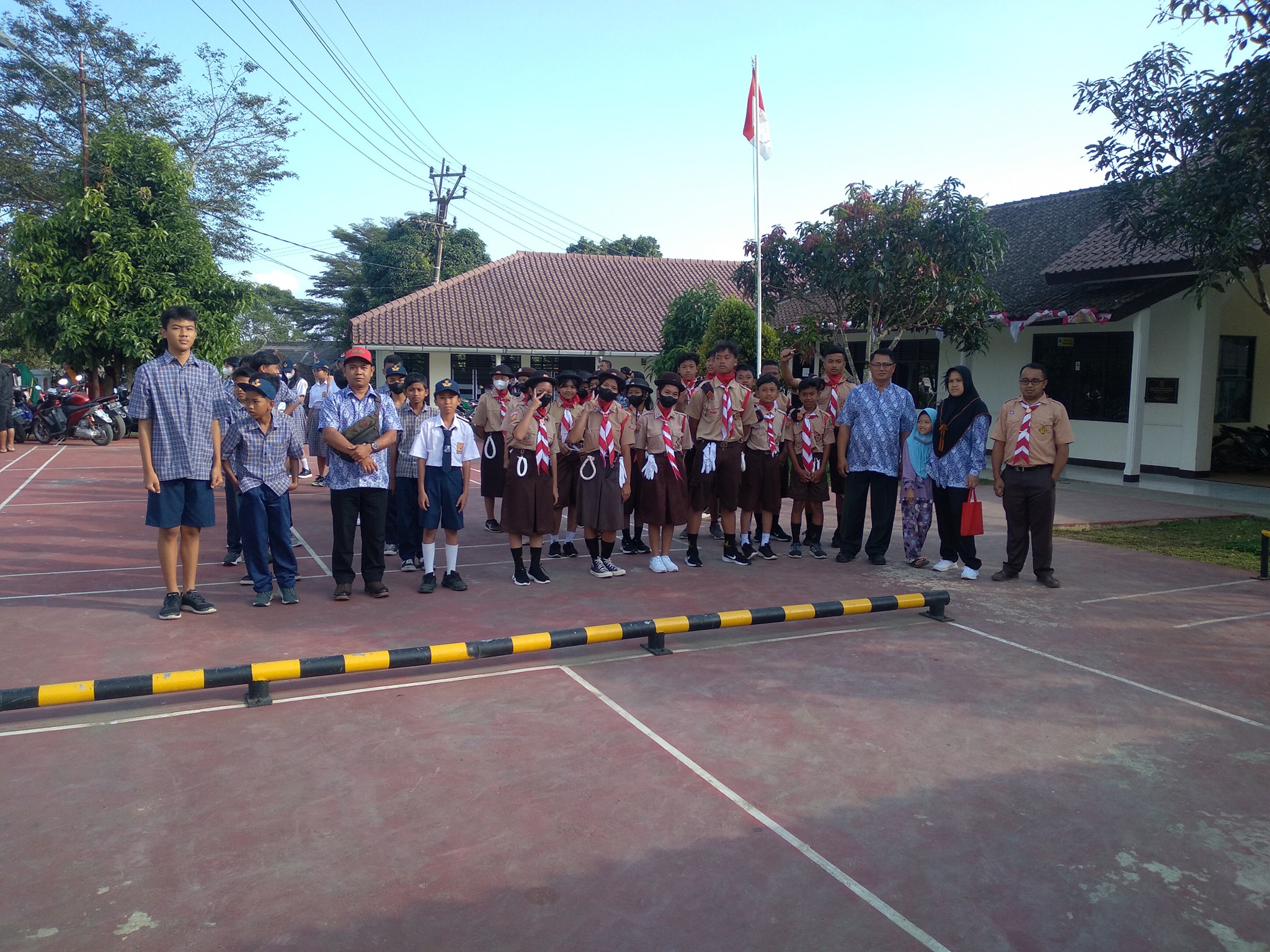 HUT RI 77