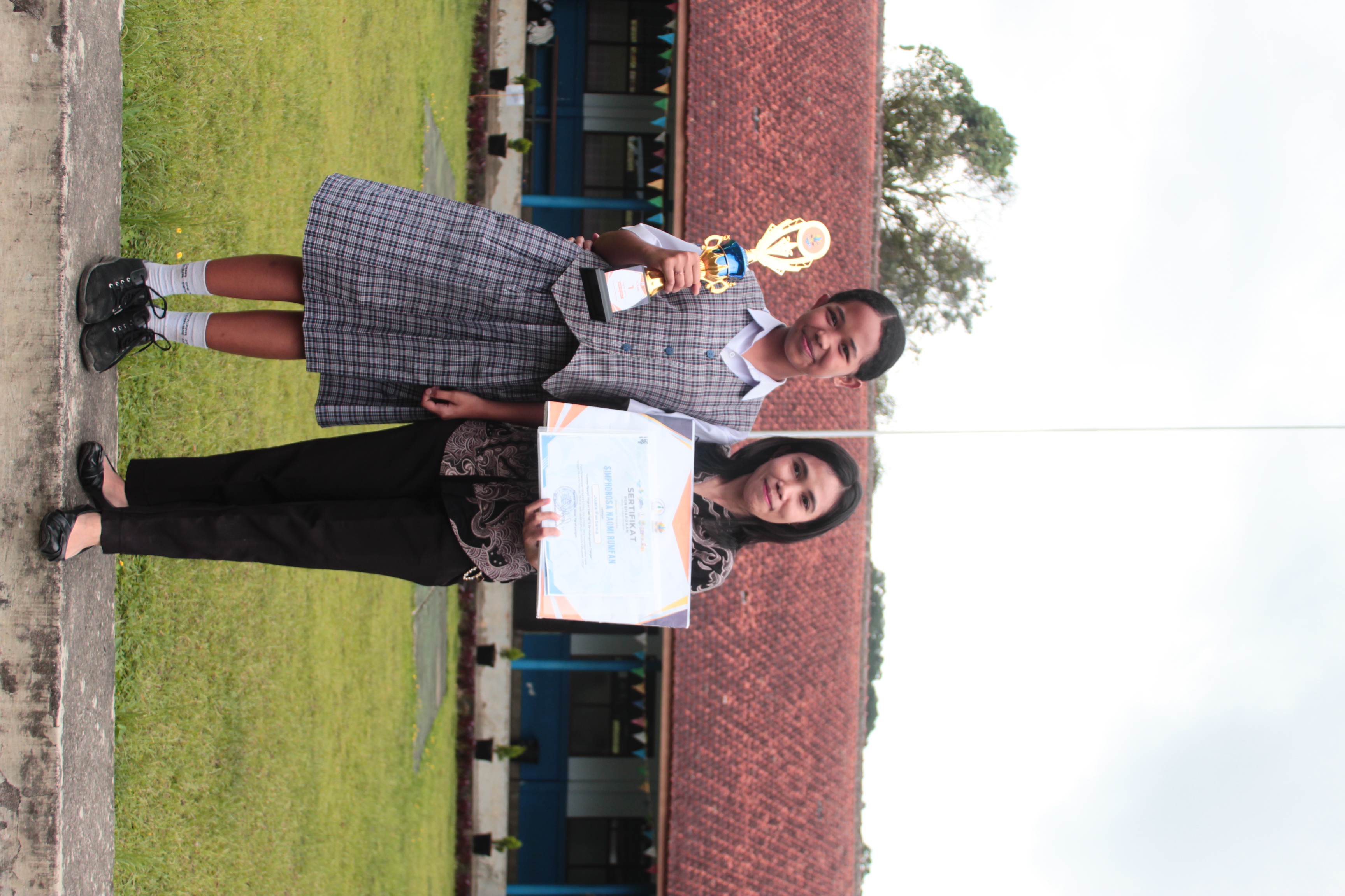 JUARA 1 VOCAL SOLO