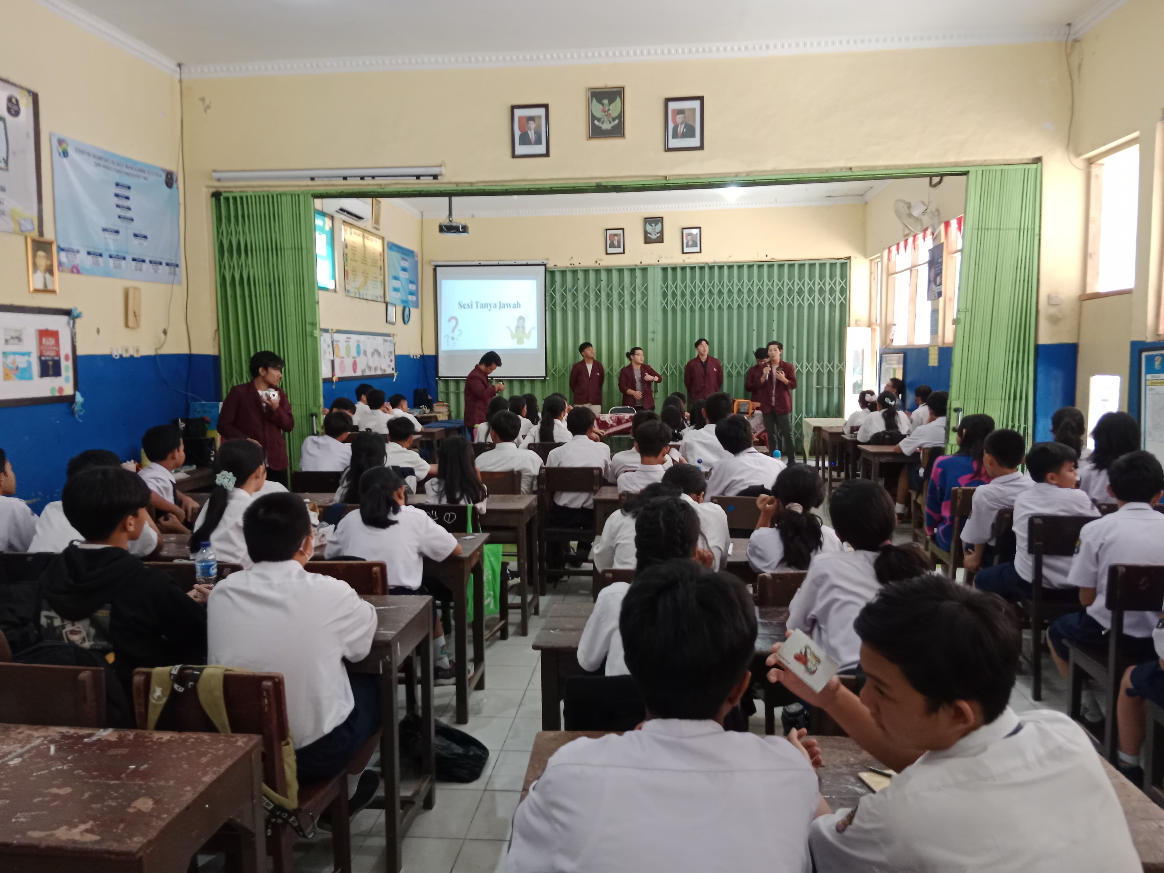 Kegiatan Sosialisasi bersama Kakak Mahasiswa dari Universitas Binus