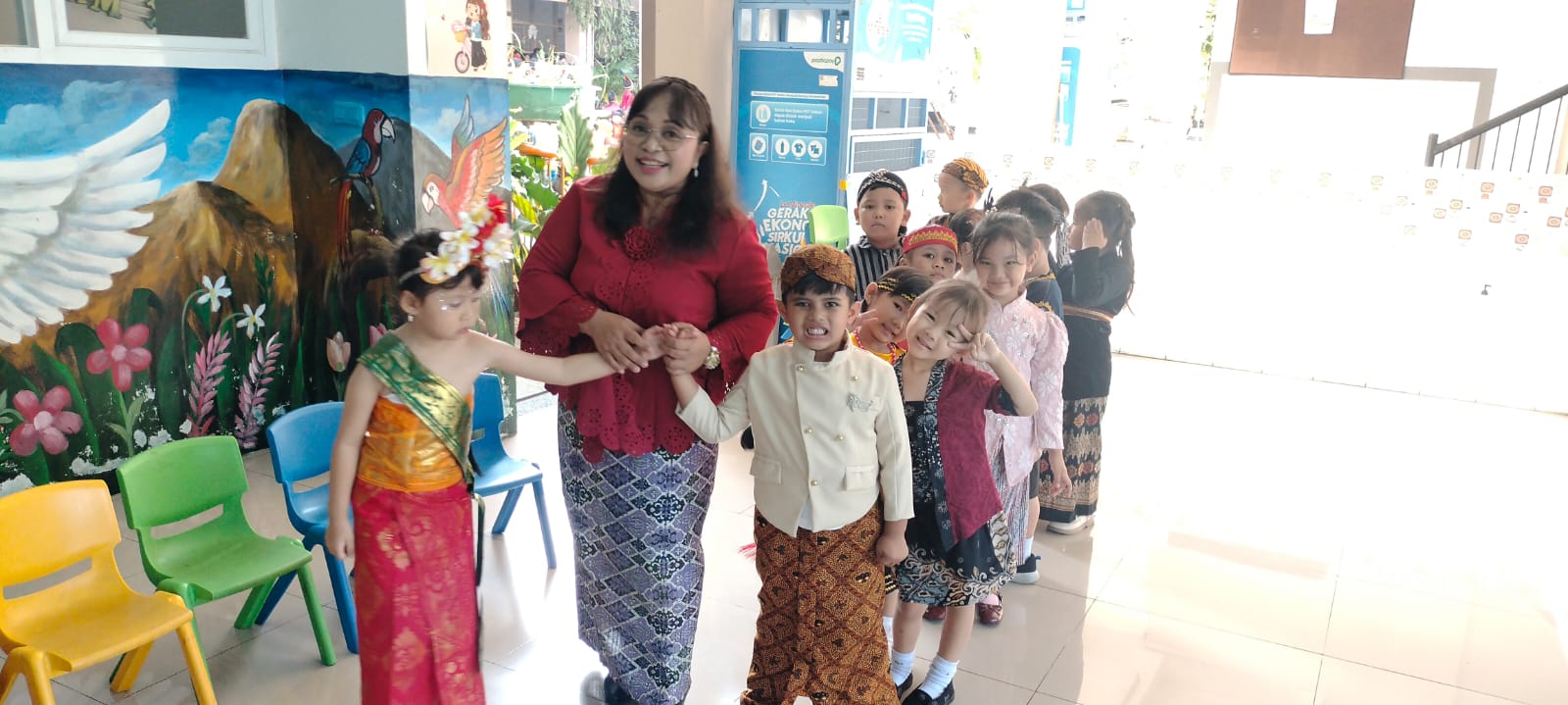 TUR SEKOLAH BERSAMA IBU GURU