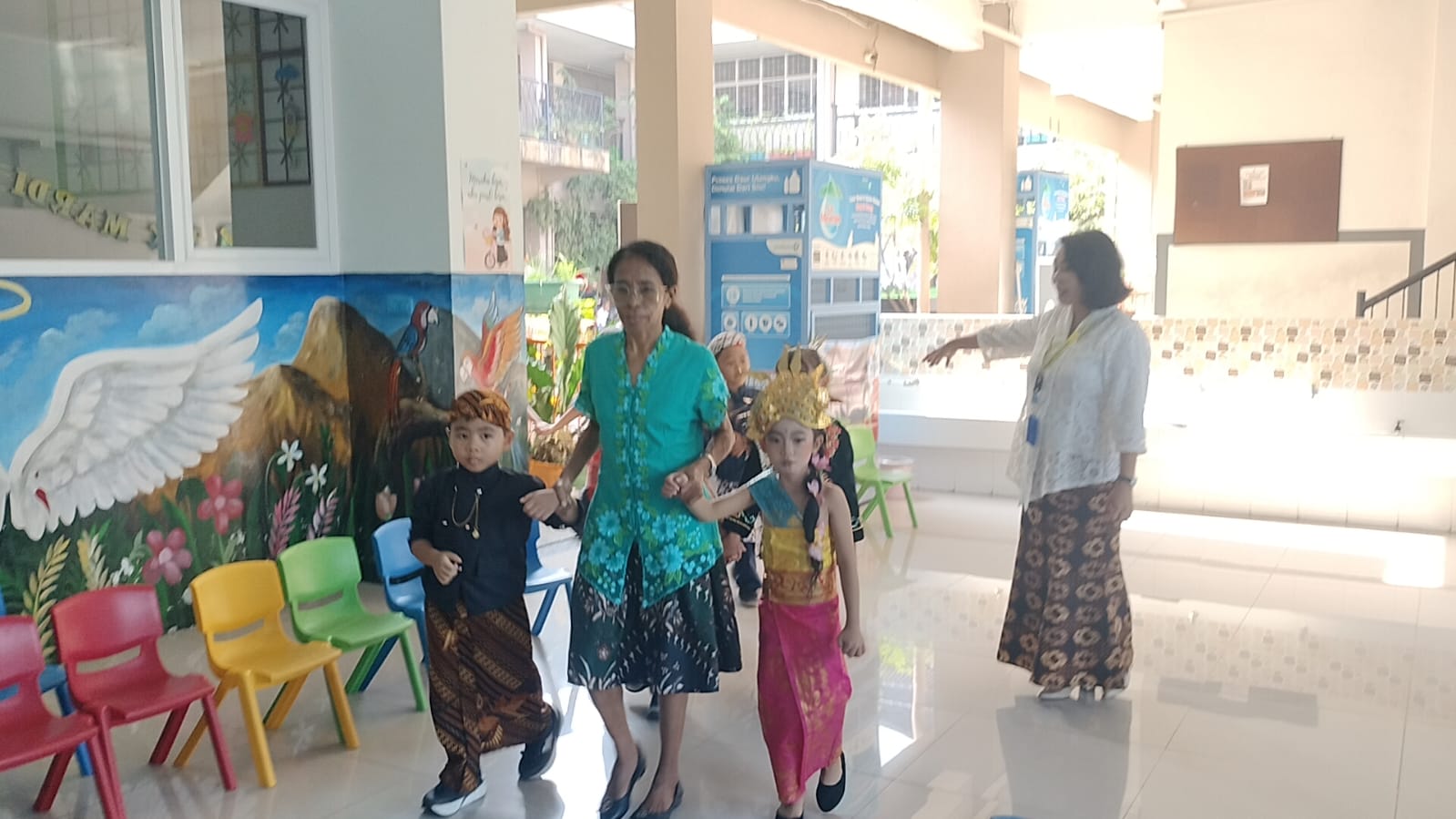 TUR SEKOLAH BERSAMA TEMAN DAN GURUKU DI ACARA HARI KARTINI PART 3