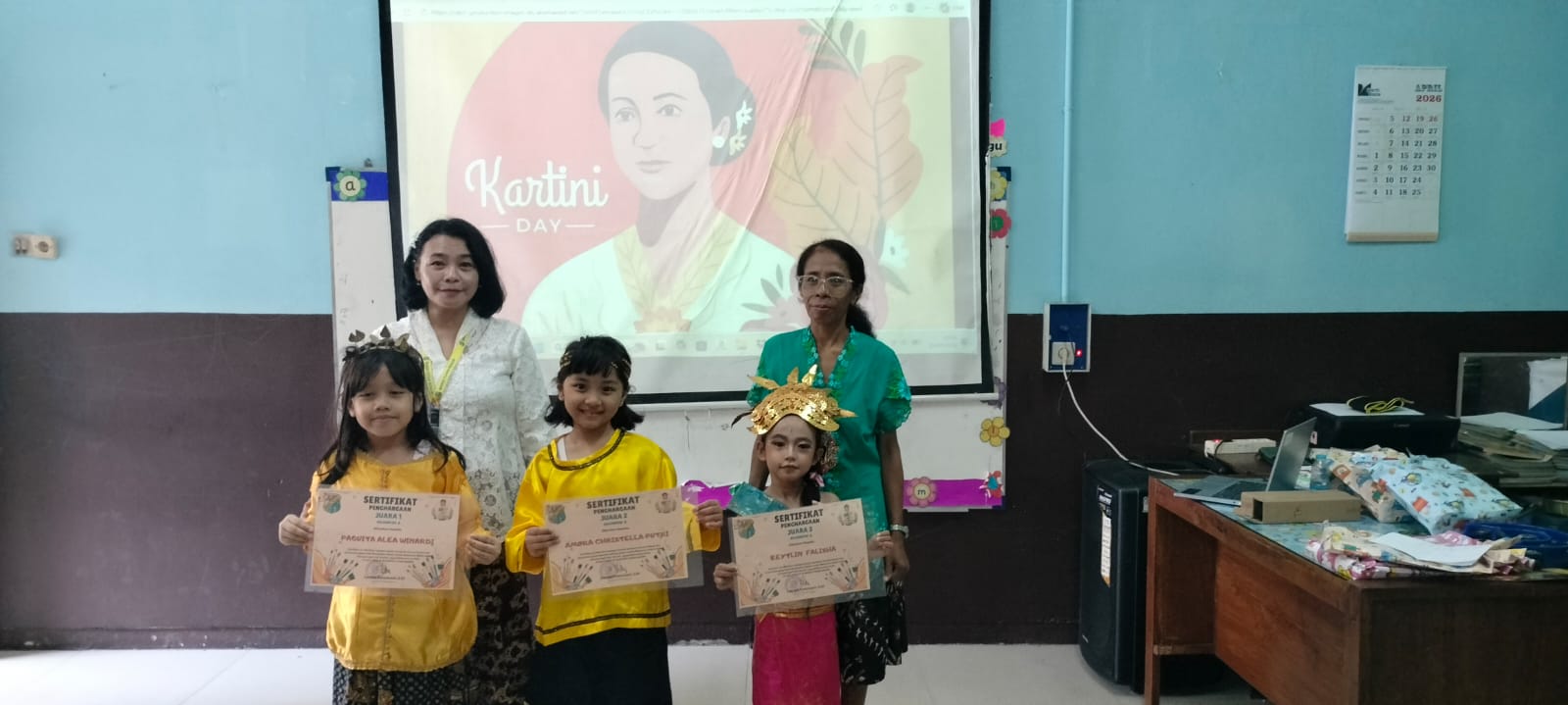 PEMENANG LOMBA MEWARNAI DI HARI KARTINI UNTUK KELOMPOK B