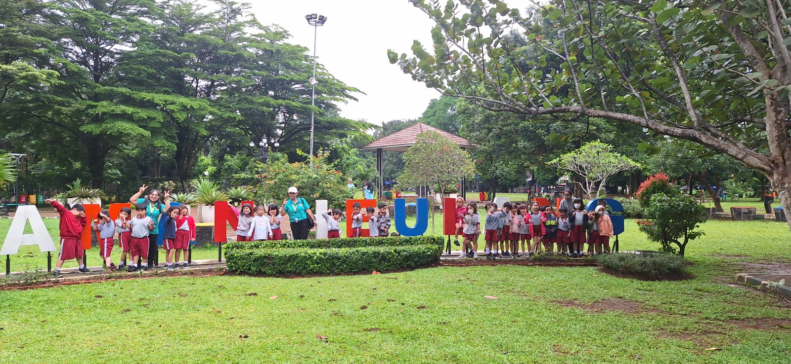 Di Taman Heulang