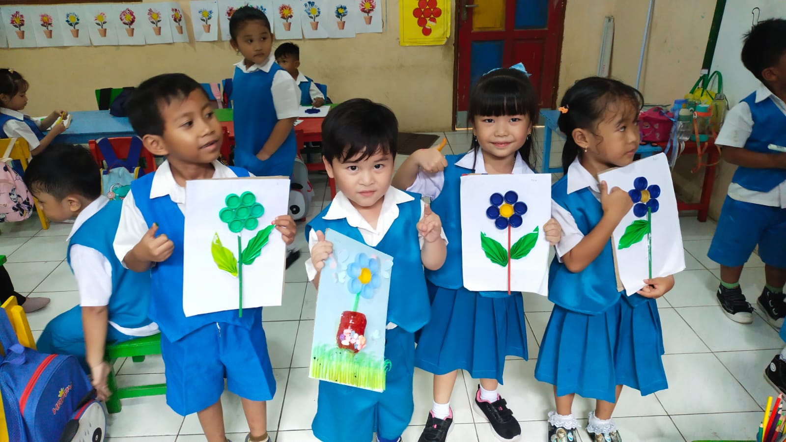 “Dengan semangat cinta kasih kita wujudkan anak yang berkualitas, terampil, mandiri berdasarkan nilai-nilai Kristiani”